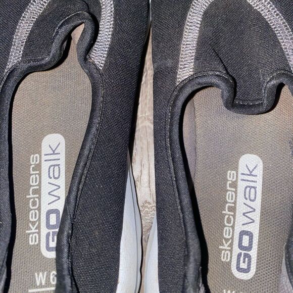 Skechers Walking Shoes are designed with comfort and support size 6 - Picture 2 of 5